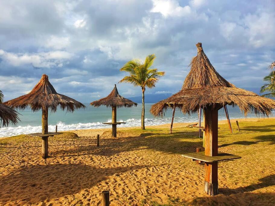 100Mts Da Praia Com Churrasqueira, Piscina E Wi-Fi Caraguatatuba Exterior foto
